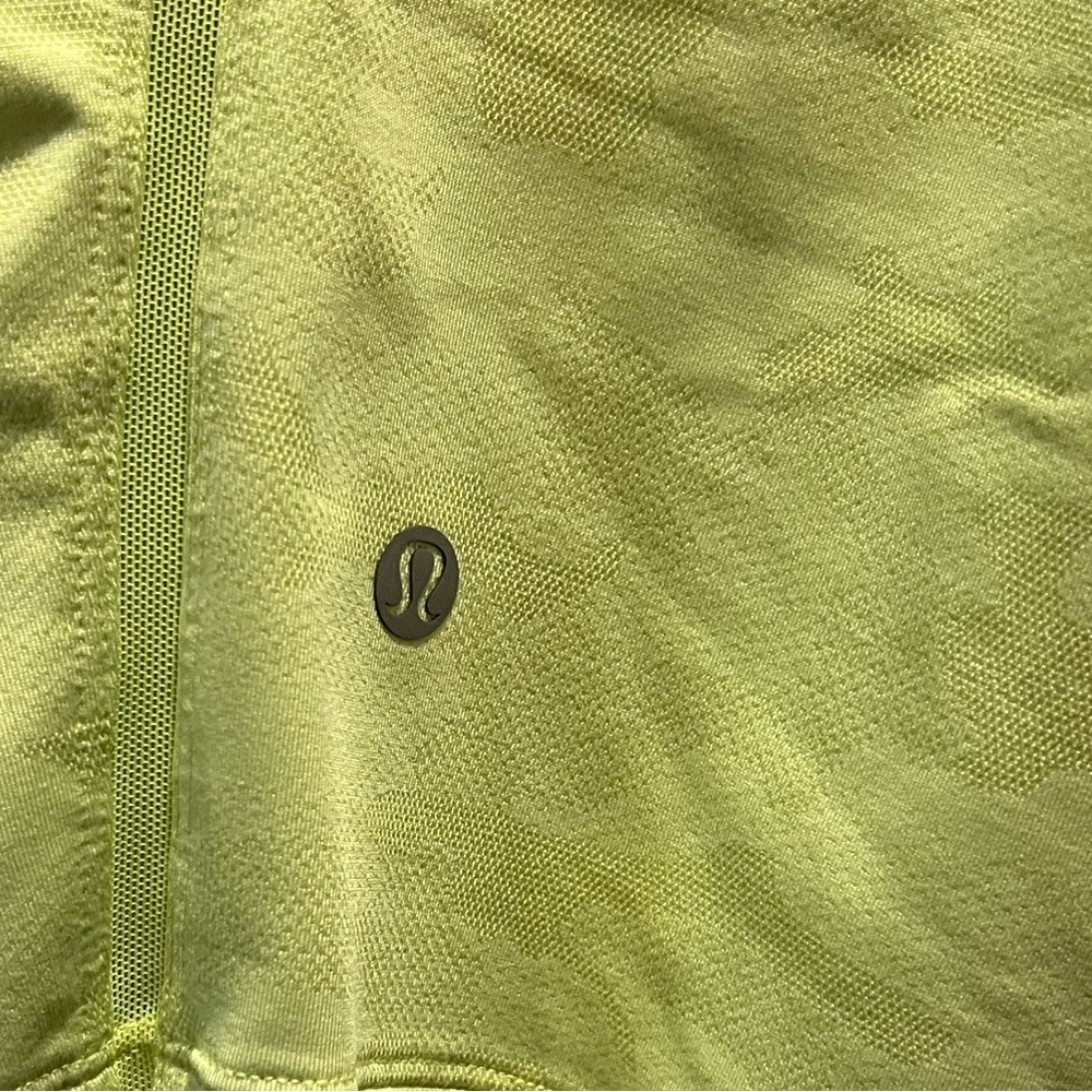 Lululemon Men’s Pace Breaker Short Size Medium